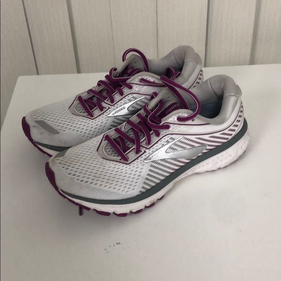 brooks ghost womens size 8